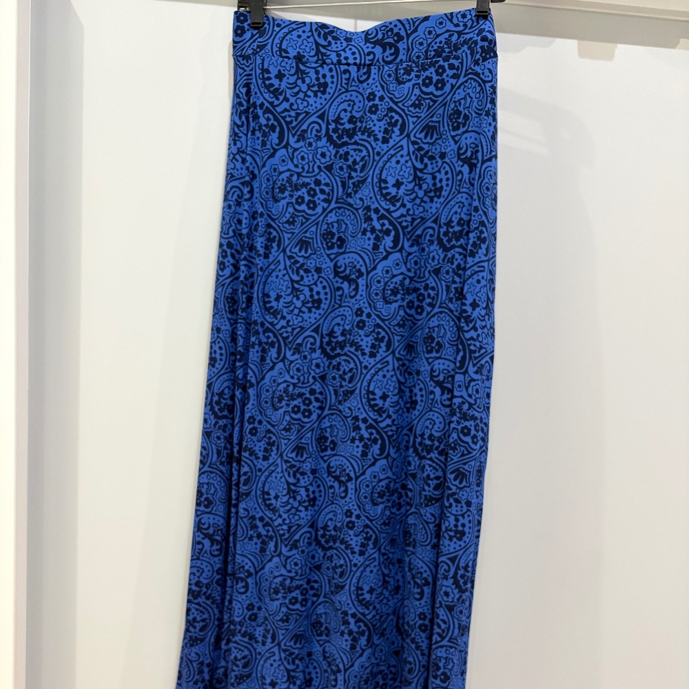 Boden Blue and Navy Print Skirt. Worn Once! Size Medium. Stretchy fabric, drapes